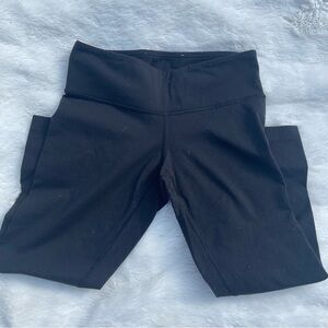Lululemon black womens size 6 cropped leggings